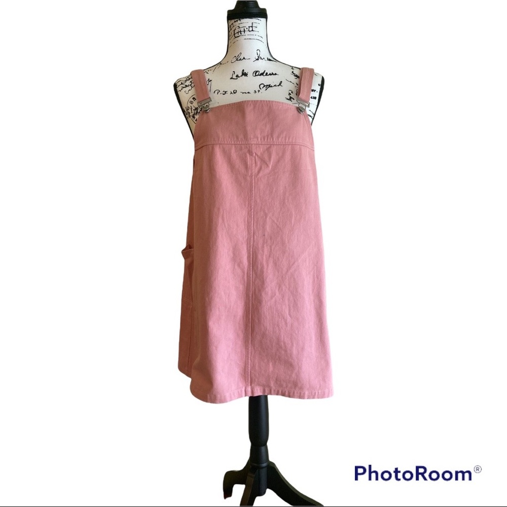 Altar’d  State short  skirt, dress, w suspenders and side pockets, pink, size L